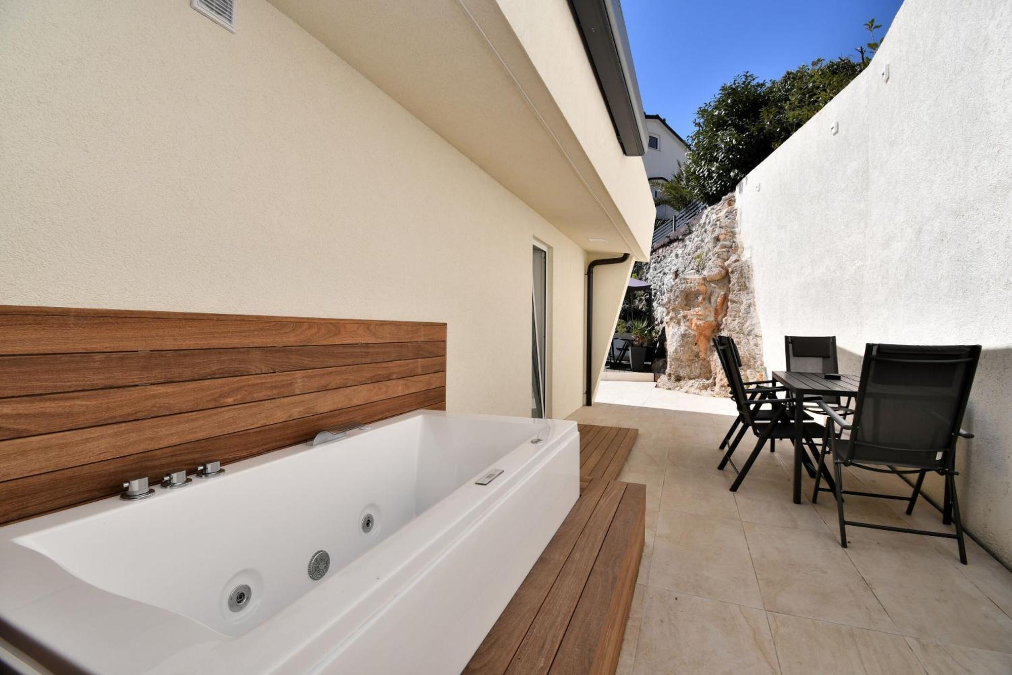 House Luxury *